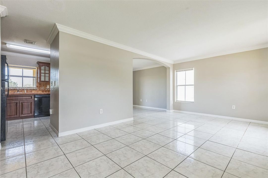 最近售出: $491,000 (3 贝兹, 2 浴室, 1264 平方英尺)