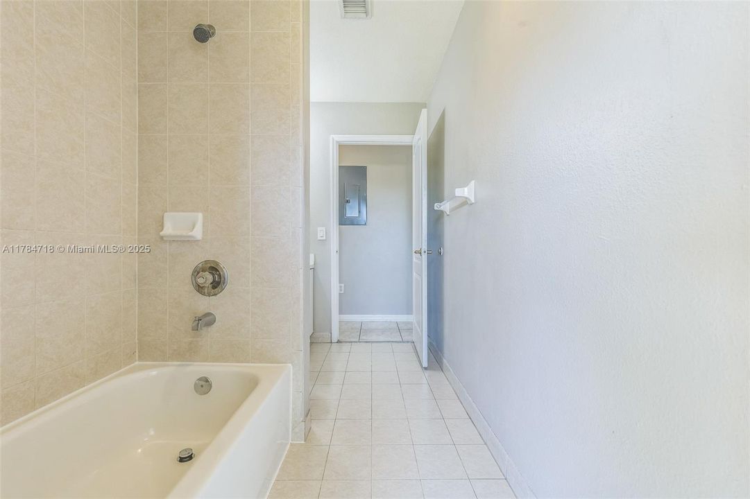 最近售出: $491,000 (3 贝兹, 2 浴室, 1264 平方英尺)