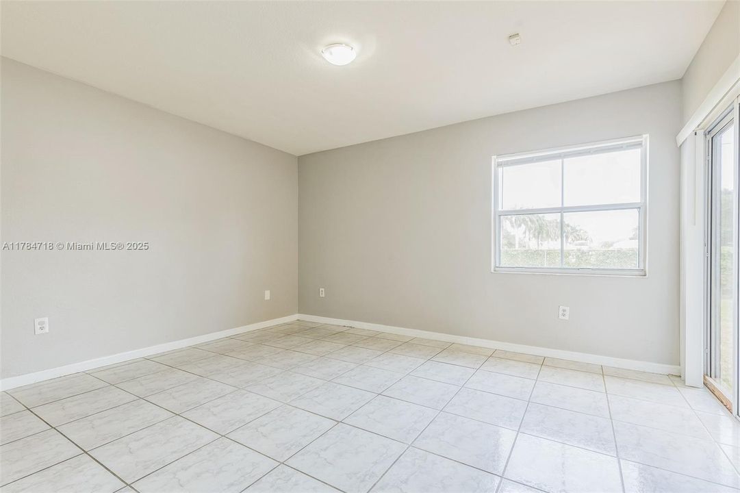 最近售出: $491,000 (3 贝兹, 2 浴室, 1264 平方英尺)