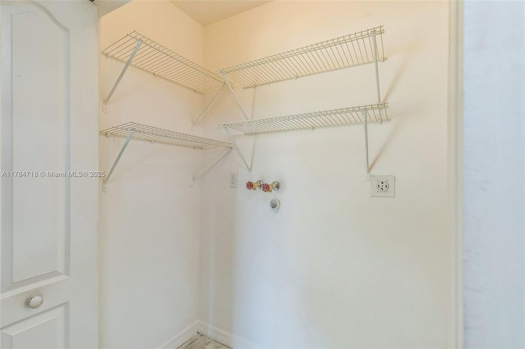 最近售出: $491,000 (3 贝兹, 2 浴室, 1264 平方英尺)