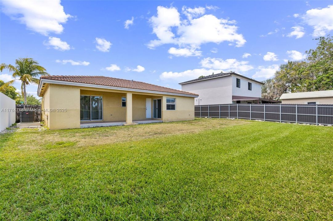 最近售出: $491,000 (3 贝兹, 2 浴室, 1264 平方英尺)