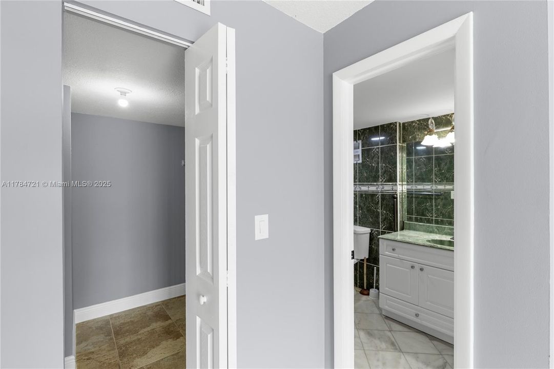 Недавно продано: $140,000 (2 спален, 2 ванн, 1150 Квадратных фут)