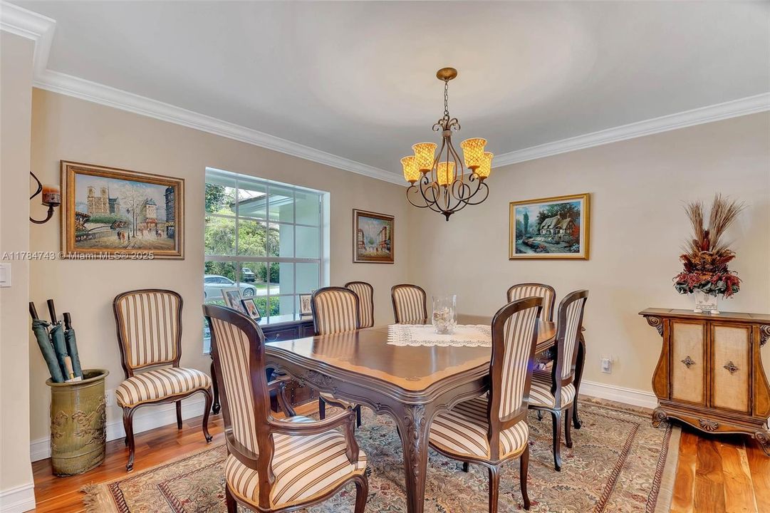 For Sale: $1,285,000 (4 beds, 2 baths, 2300 Square Feet)
