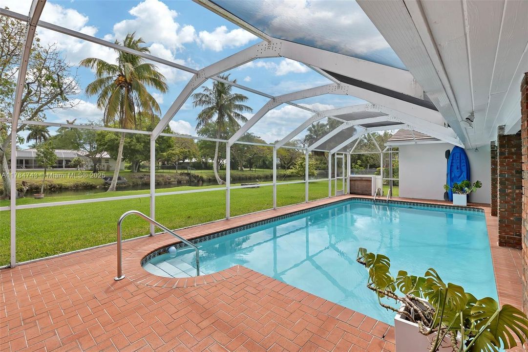 For Sale: $1,285,000 (4 beds, 2 baths, 2300 Square Feet)