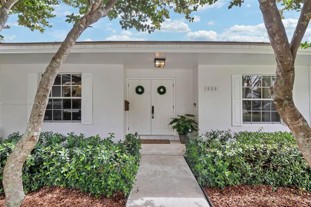 For Sale: $1,285,000 (4 beds, 2 baths, 2300 Square Feet)