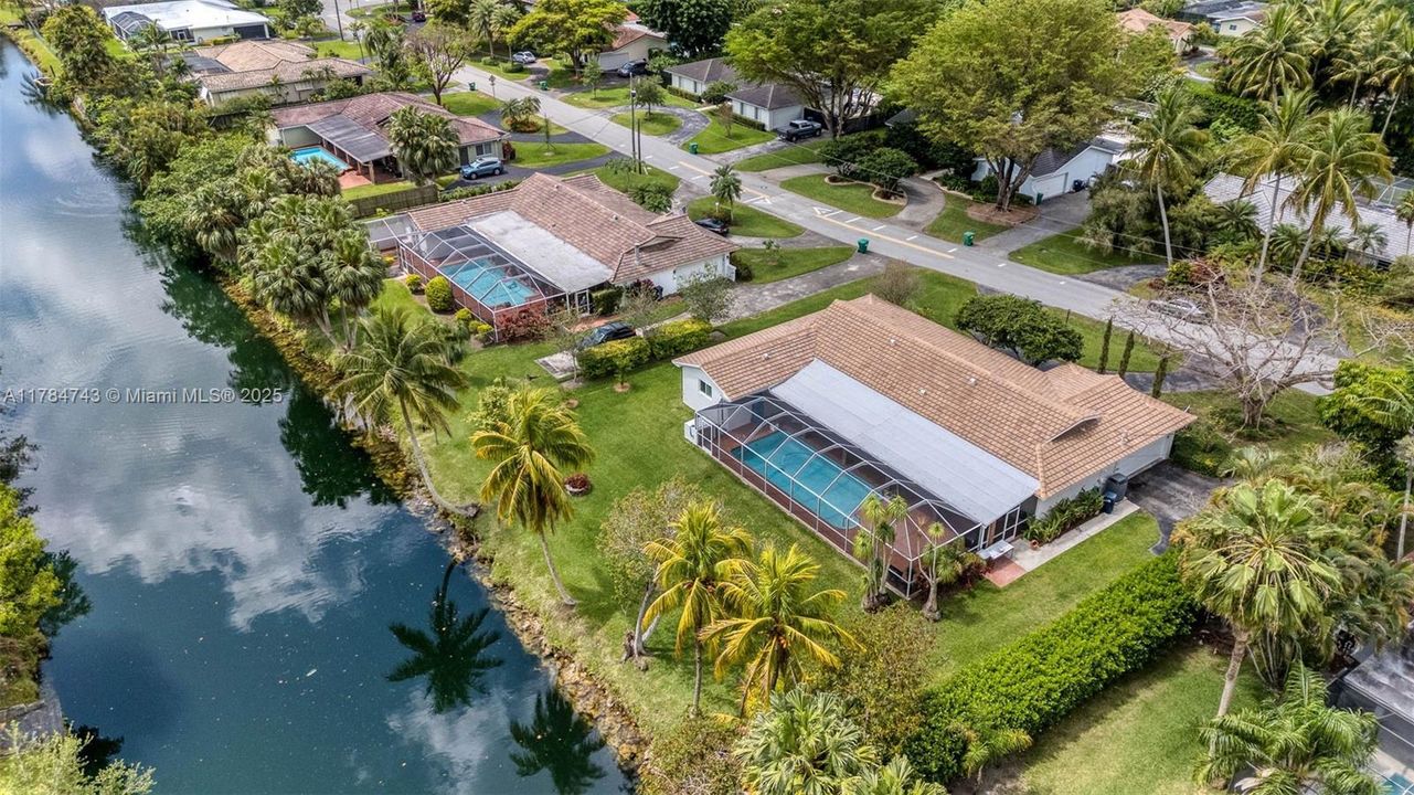 For Sale: $1,285,000 (4 beds, 2 baths, 2300 Square Feet)