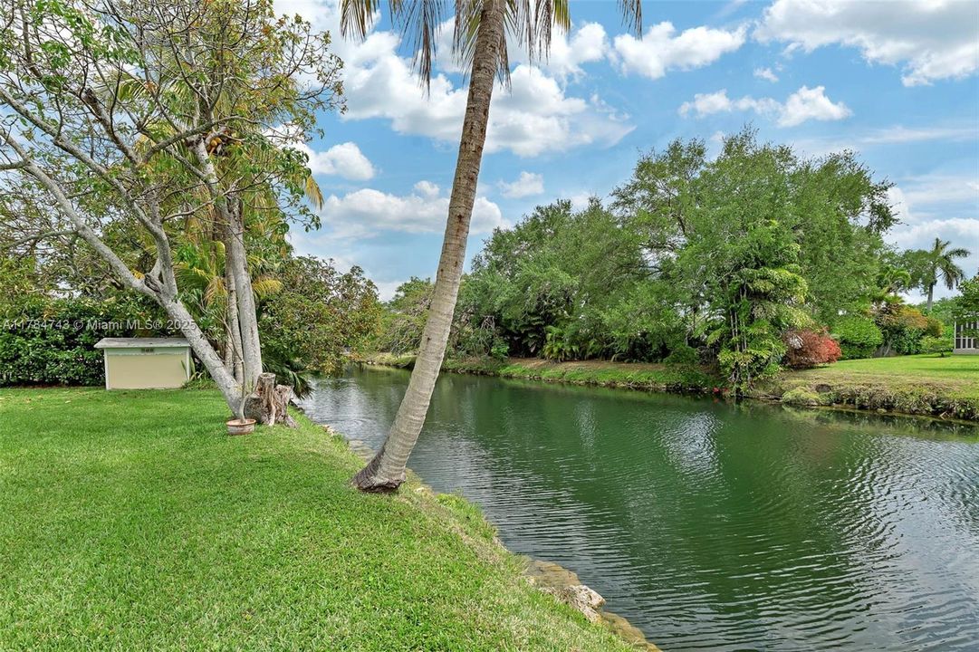 For Sale: $1,285,000 (4 beds, 2 baths, 2300 Square Feet)