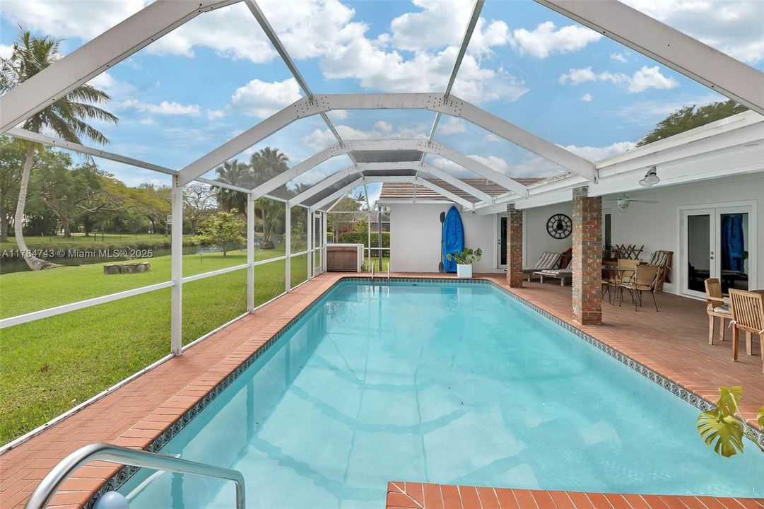 For Sale: $1,285,000 (4 beds, 2 baths, 2300 Square Feet)