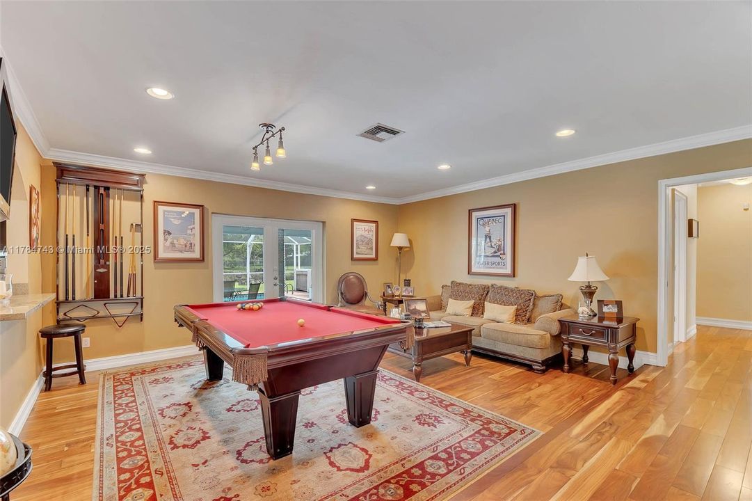 For Sale: $1,285,000 (4 beds, 2 baths, 2300 Square Feet)