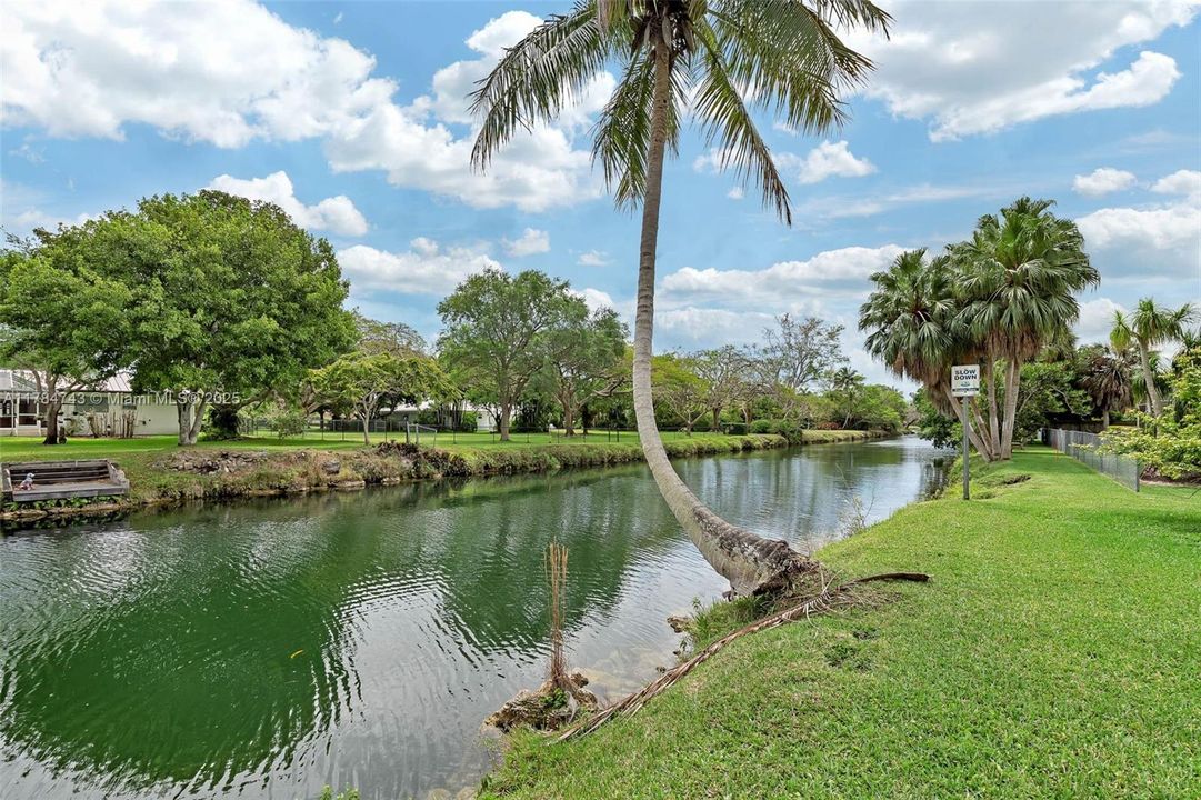 For Sale: $1,285,000 (4 beds, 2 baths, 2300 Square Feet)