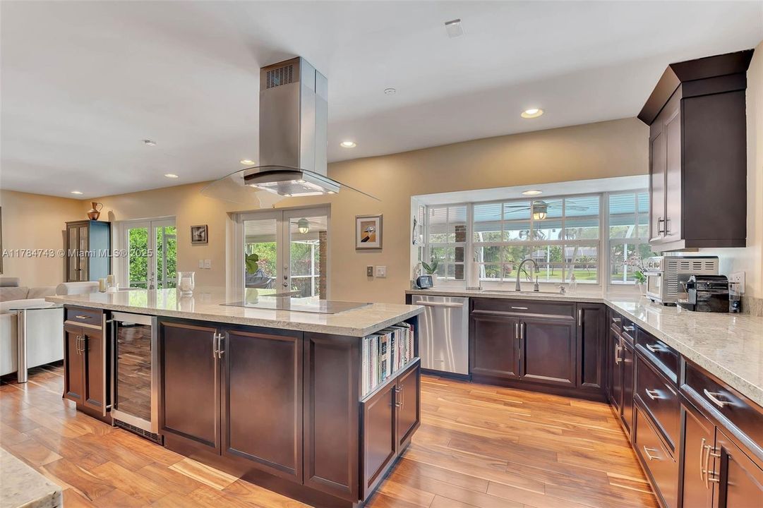 For Sale: $1,285,000 (4 beds, 2 baths, 2300 Square Feet)
