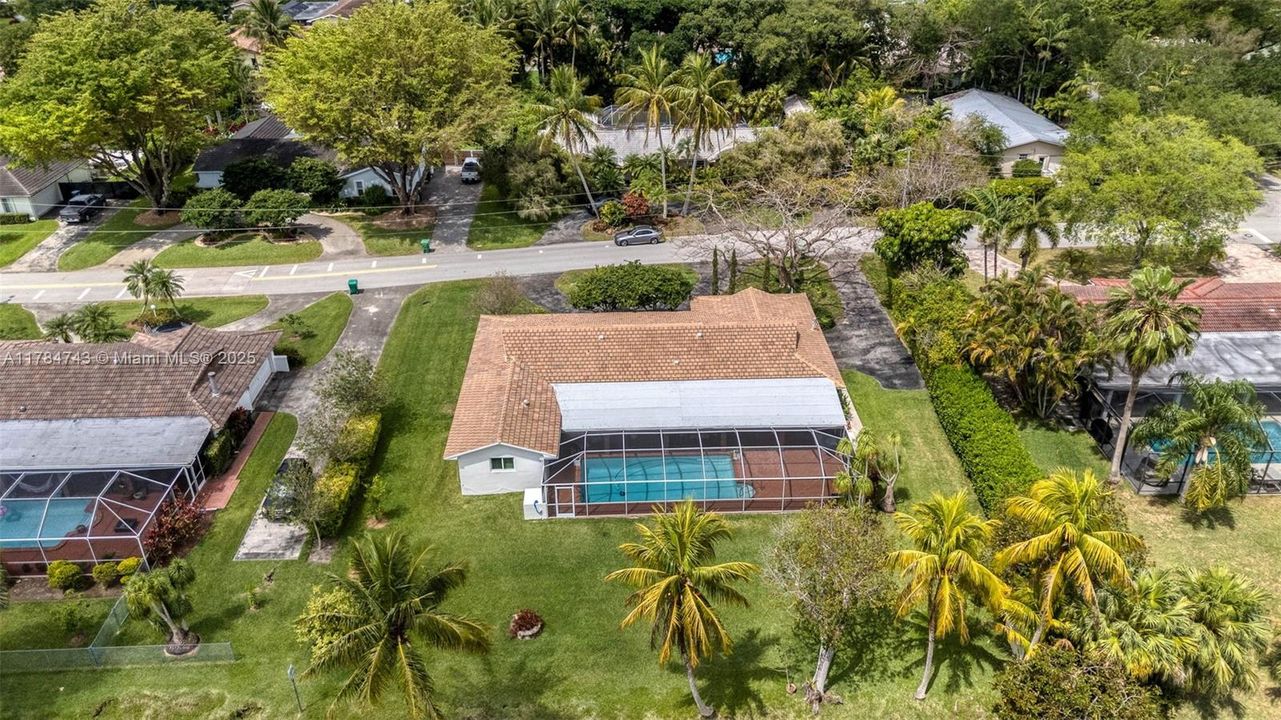 For Sale: $1,285,000 (4 beds, 2 baths, 2300 Square Feet)