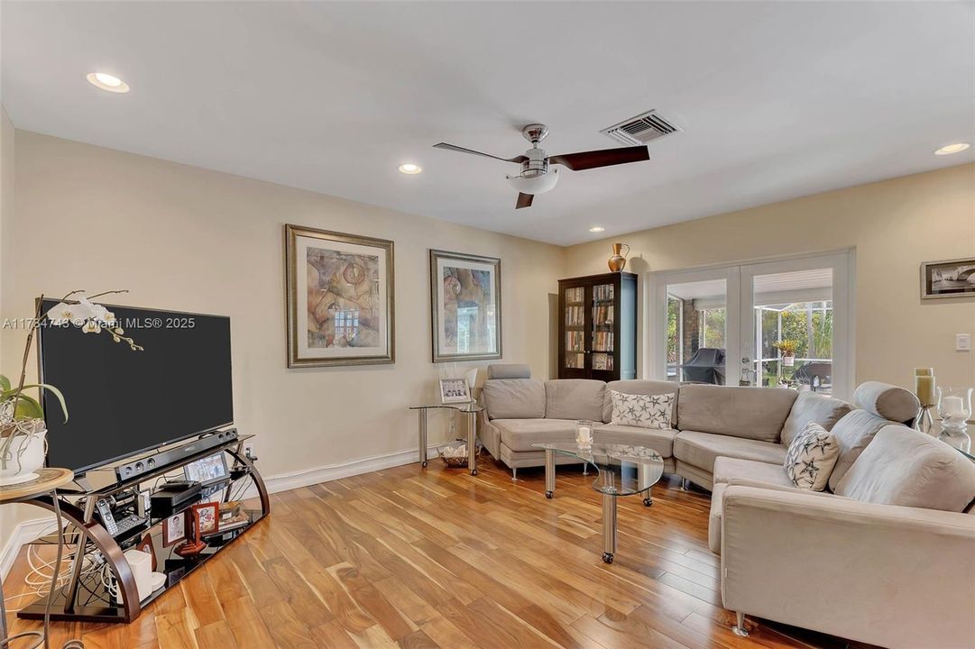 For Sale: $1,285,000 (4 beds, 2 baths, 2300 Square Feet)