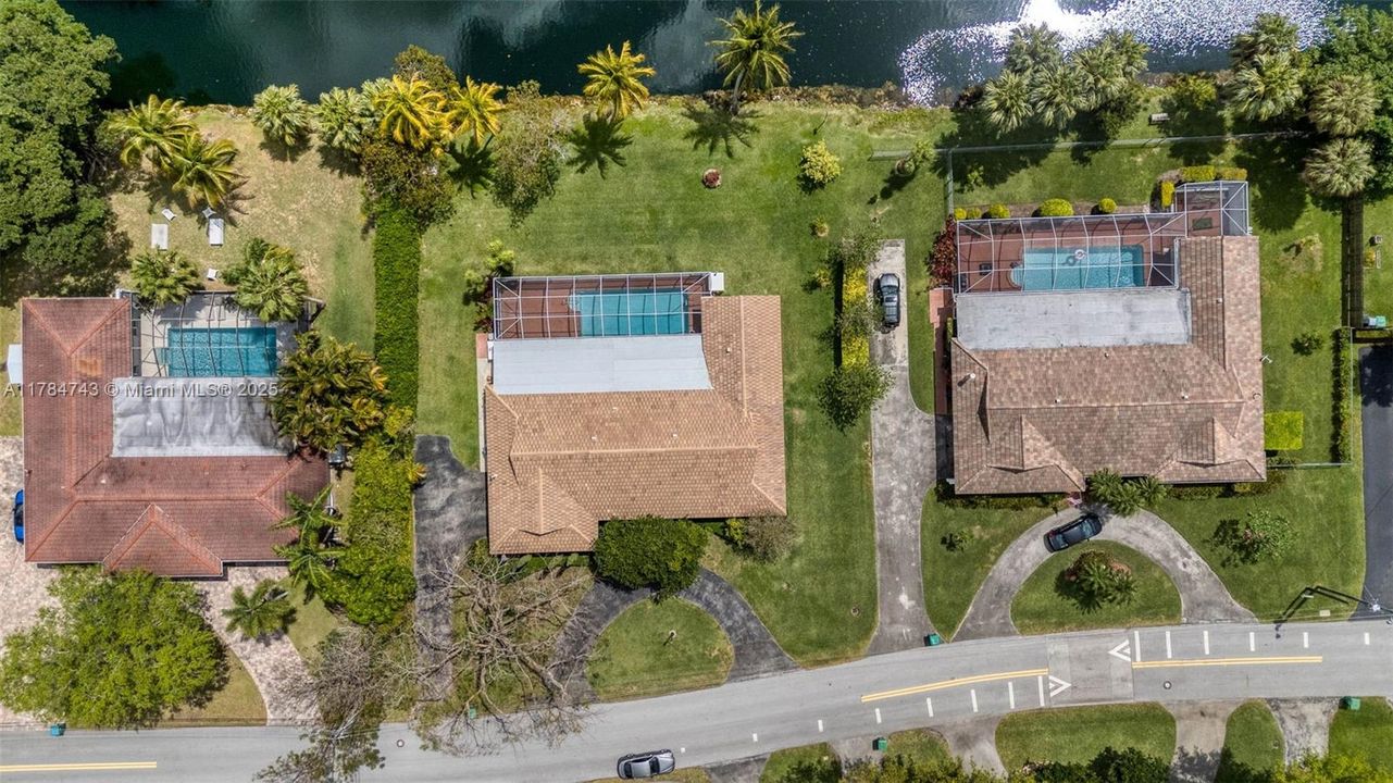 For Sale: $1,285,000 (4 beds, 2 baths, 2300 Square Feet)