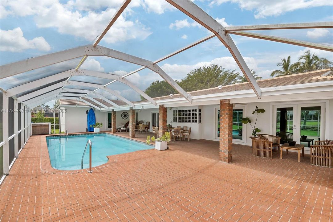 For Sale: $1,285,000 (4 beds, 2 baths, 2300 Square Feet)