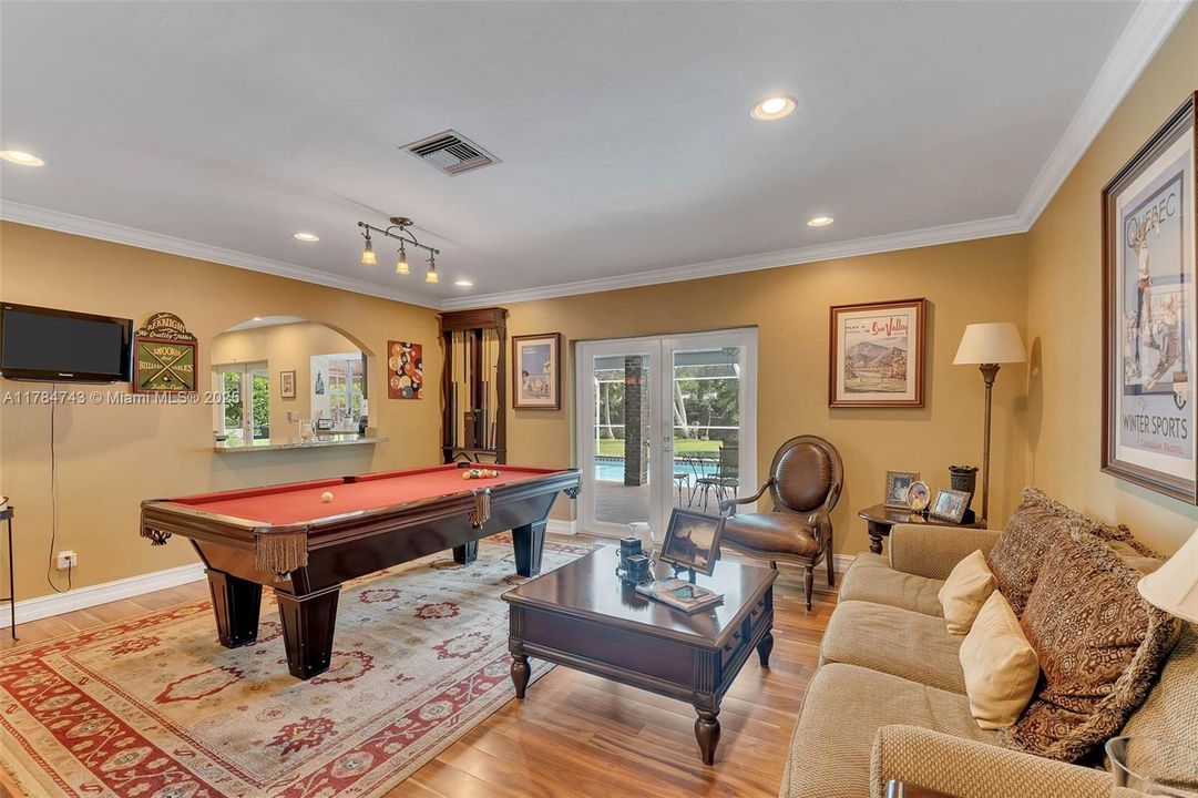 For Sale: $1,285,000 (4 beds, 2 baths, 2300 Square Feet)