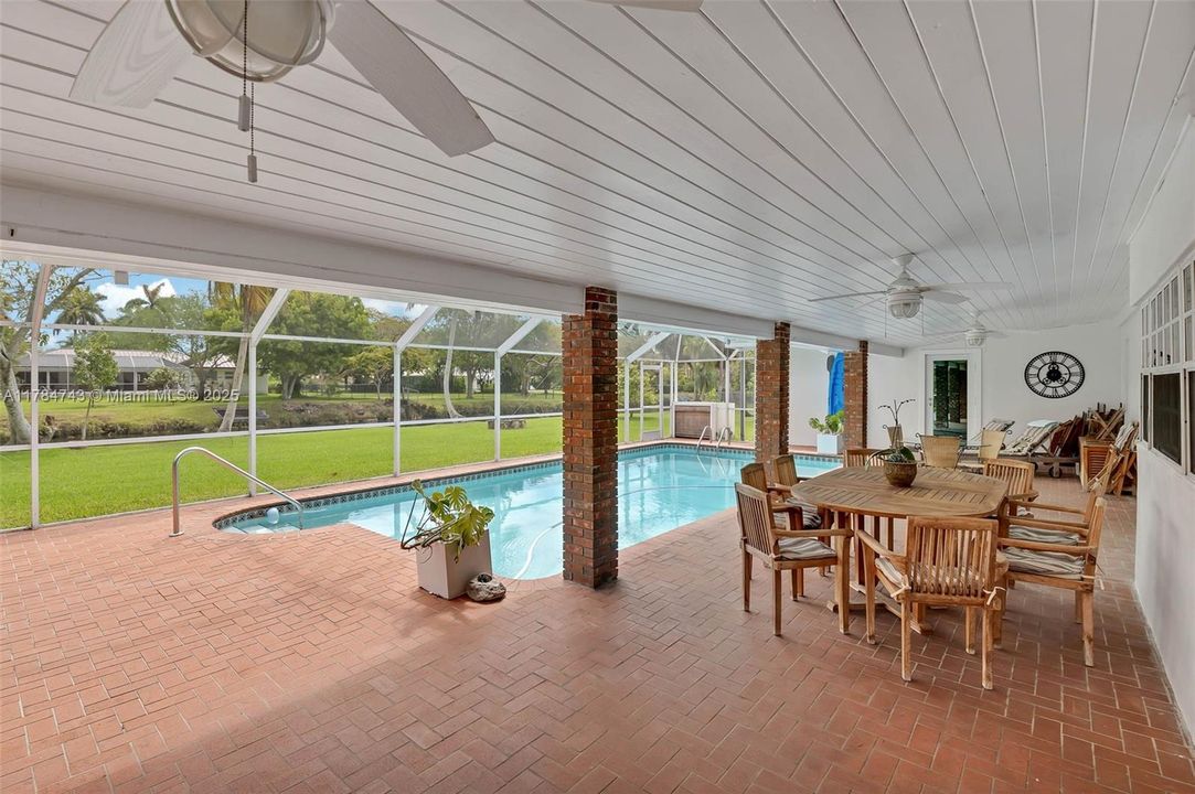 For Sale: $1,285,000 (4 beds, 2 baths, 2300 Square Feet)