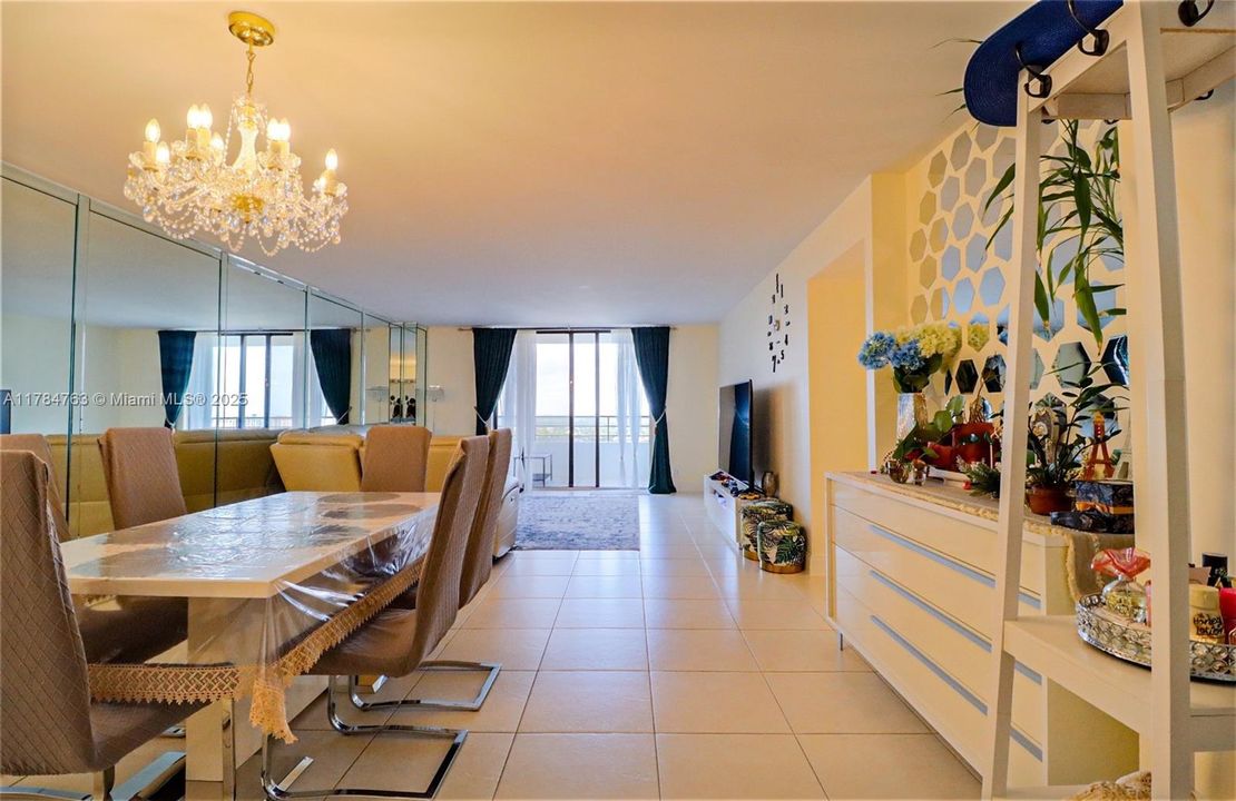 For Rent: $3,000 (2 beds, 2 baths, 1280 Square Feet)