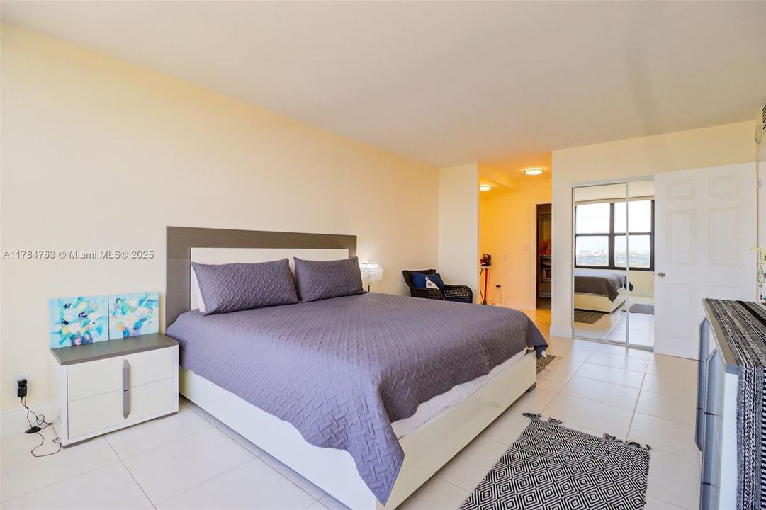 For Rent: $3,000 (2 beds, 2 baths, 1280 Square Feet)