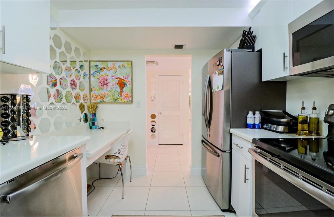 For Rent: $3,000 (2 beds, 2 baths, 1280 Square Feet)