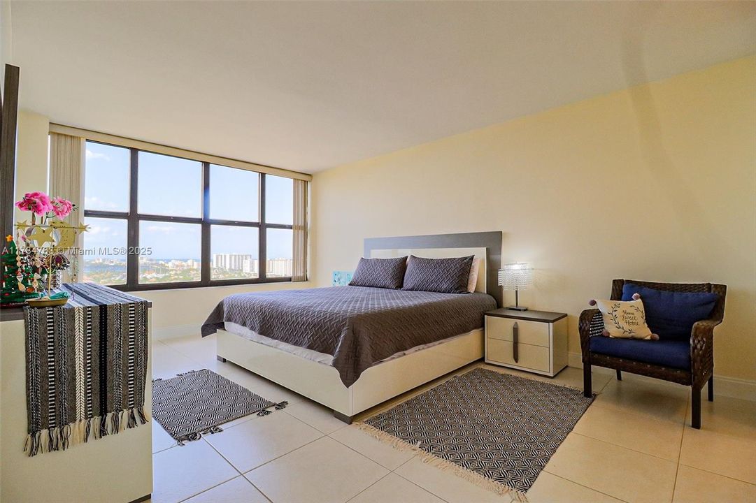 For Rent: $3,000 (2 beds, 2 baths, 1280 Square Feet)