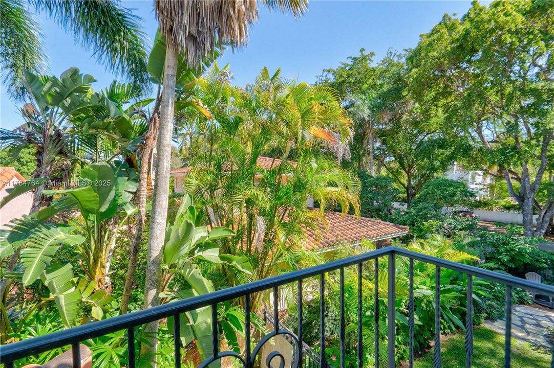 Recently Sold: $4,250,000 (5 beds, 6 baths, 3842 Square Feet)