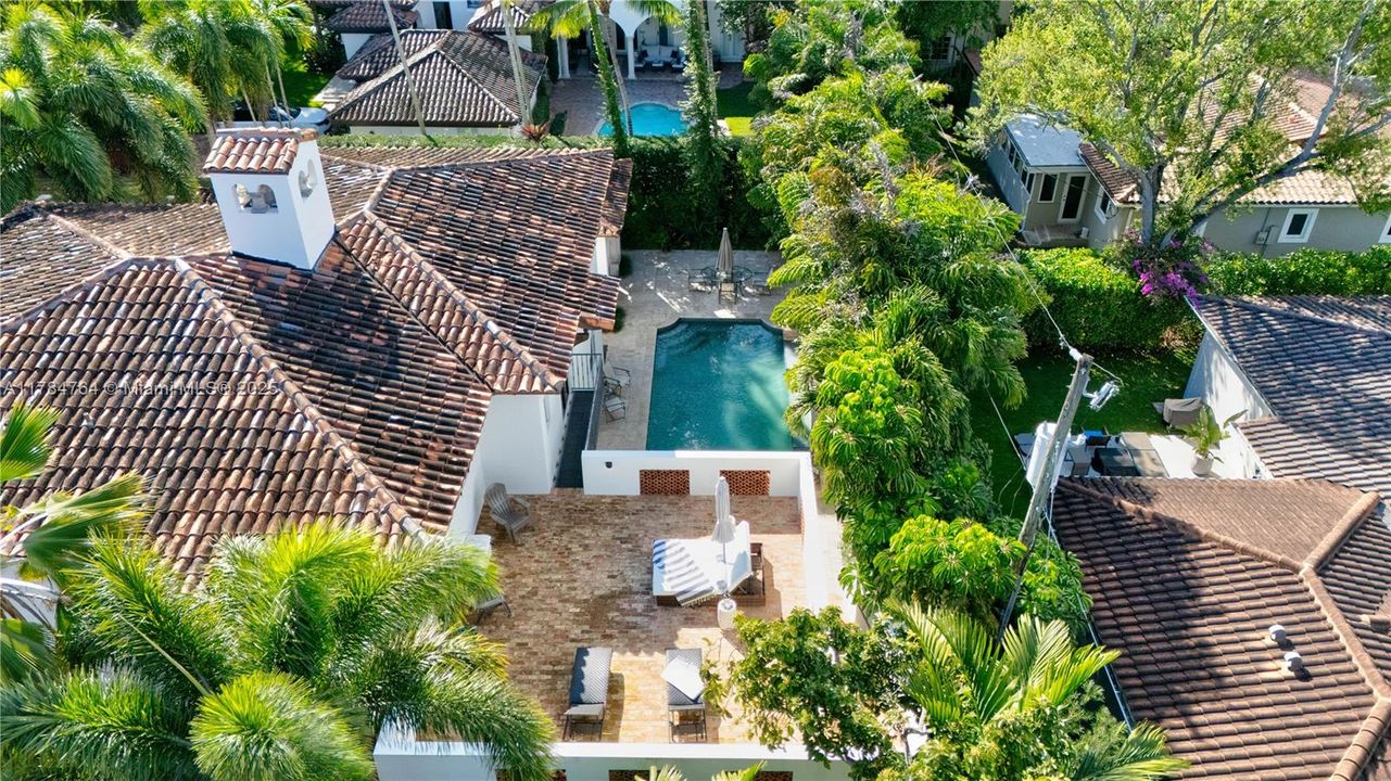 Recently Sold: $4,250,000 (5 beds, 6 baths, 3842 Square Feet)