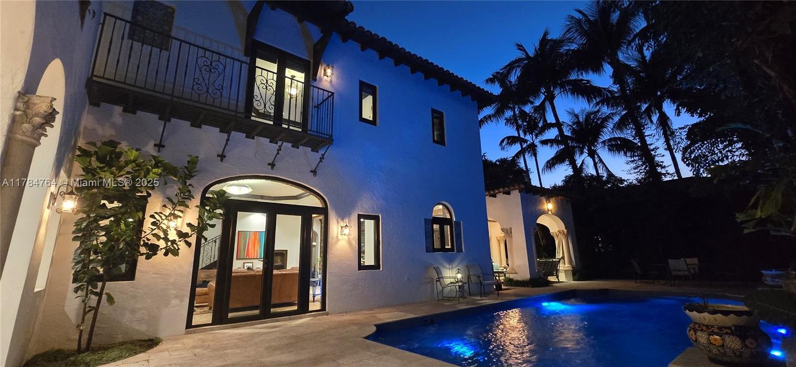 Recently Sold: $4,250,000 (5 beds, 6 baths, 3842 Square Feet)