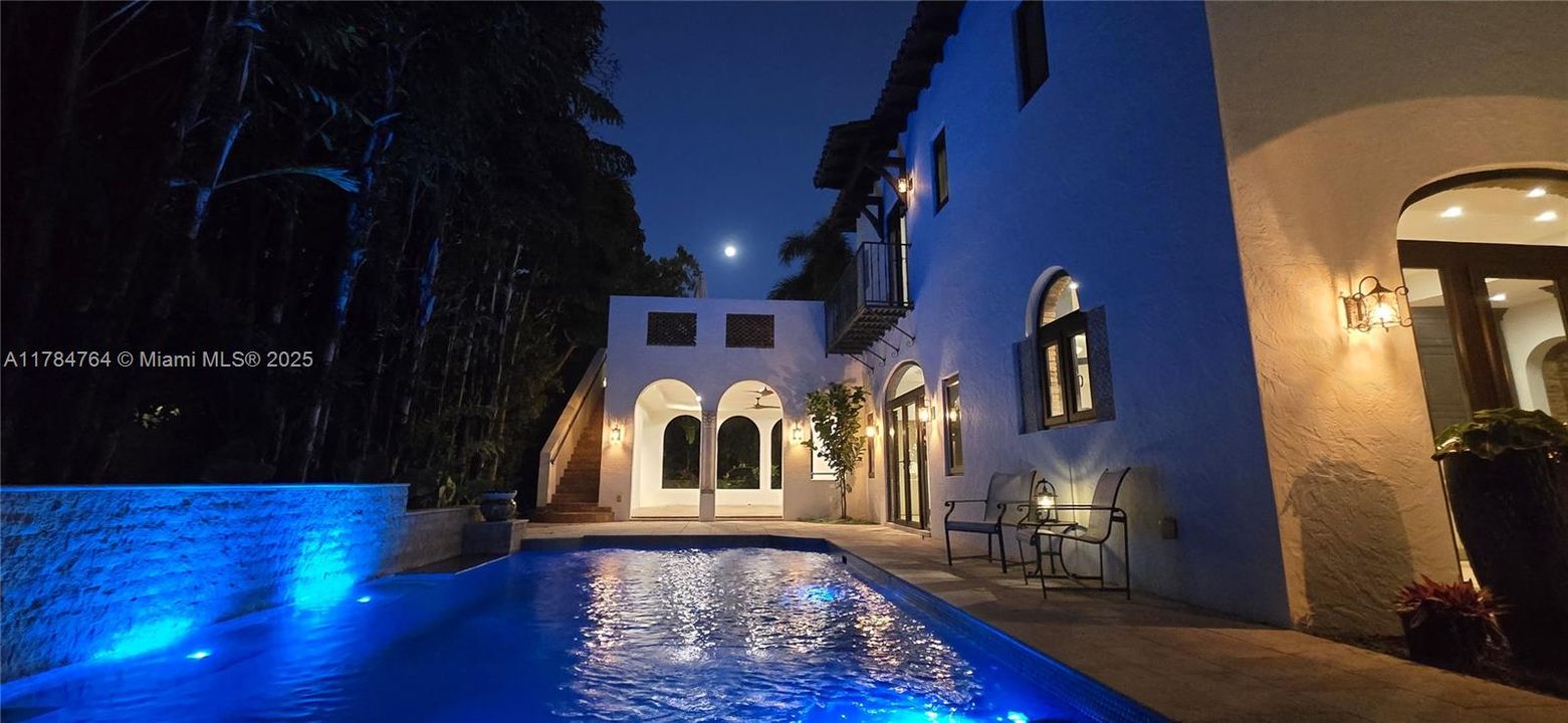 Recently Sold: $4,250,000 (5 beds, 6 baths, 3842 Square Feet)