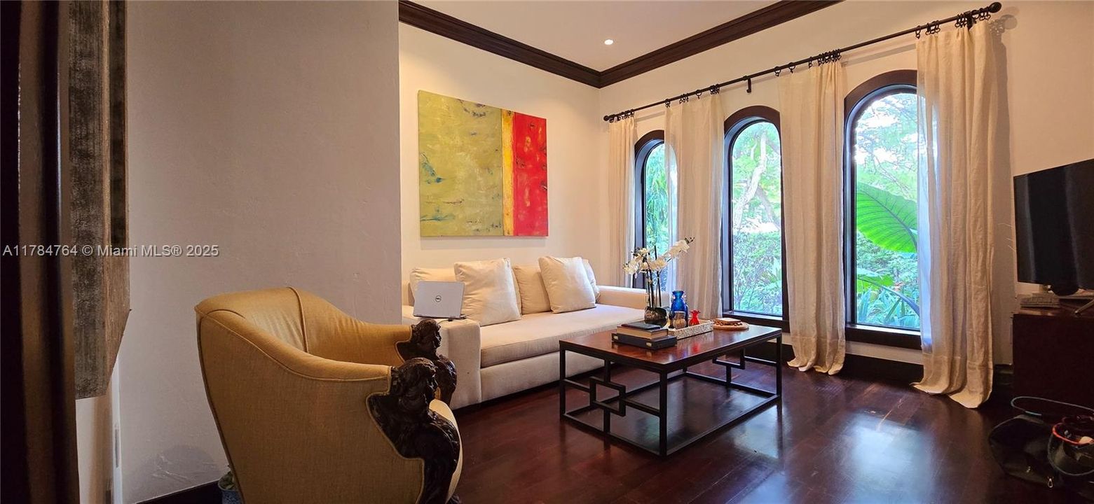 Recently Sold: $4,250,000 (5 beds, 6 baths, 3842 Square Feet)