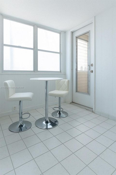 For Sale: $269,000 (1 beds, 1 baths, 1162 Square Feet)