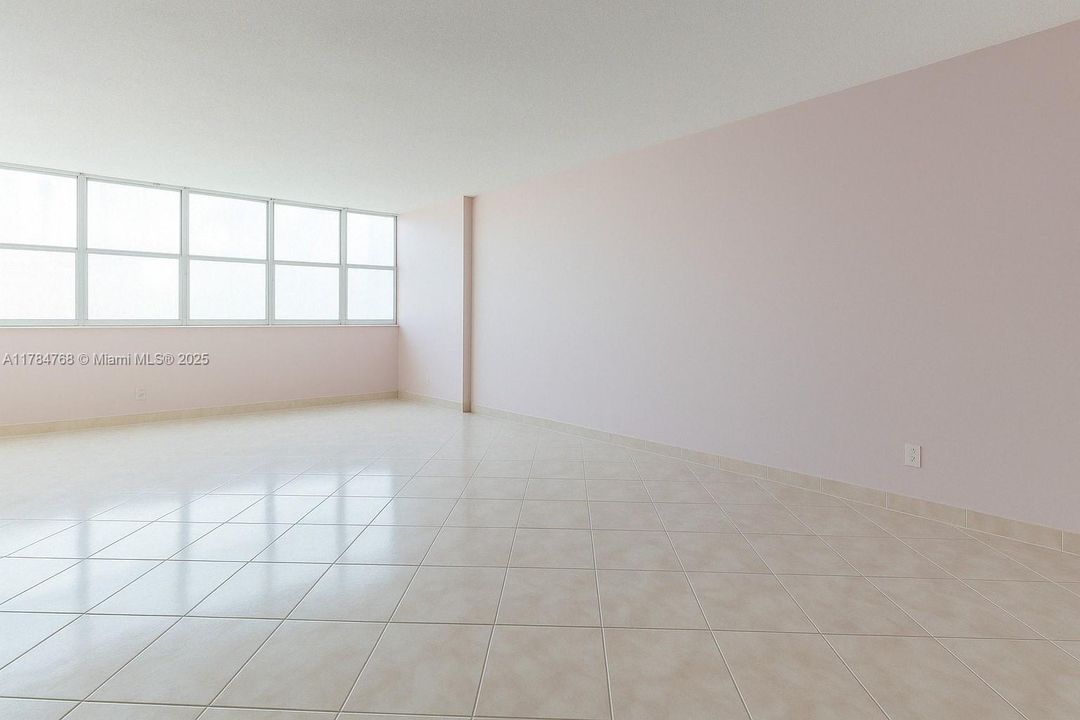 For Sale: $269,000 (1 beds, 1 baths, 1162 Square Feet)