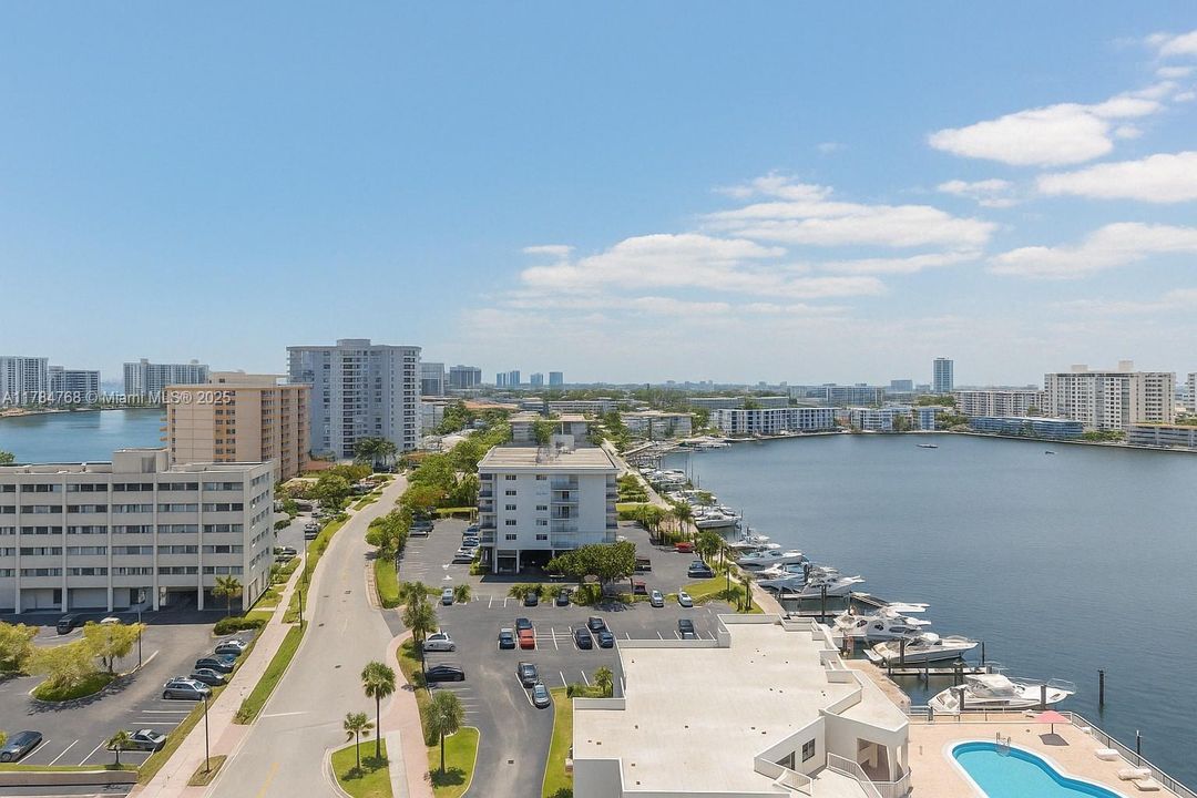 For Sale: $269,000 (1 beds, 1 baths, 1162 Square Feet)