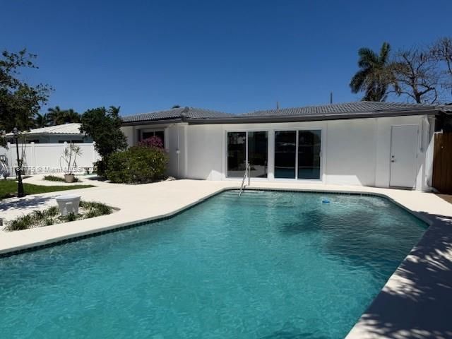 En Venta: $1,795,000 (3 camas, 2 baños, 1972 Pies cuadrados)