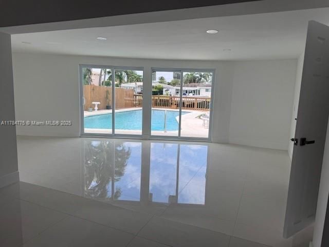 En Venta: $1,795,000 (3 camas, 2 baños, 1972 Pies cuadrados)