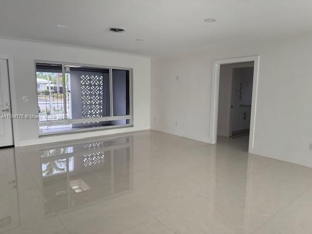 En Venta: $1,795,000 (3 camas, 2 baños, 1972 Pies cuadrados)