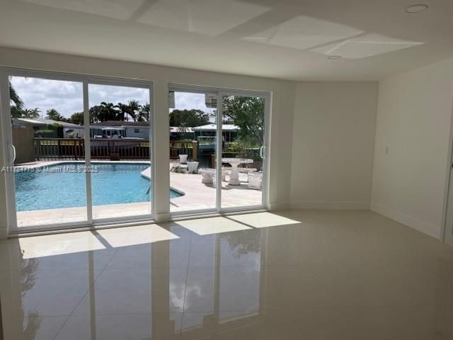 En Venta: $1,795,000 (3 camas, 2 baños, 1972 Pies cuadrados)