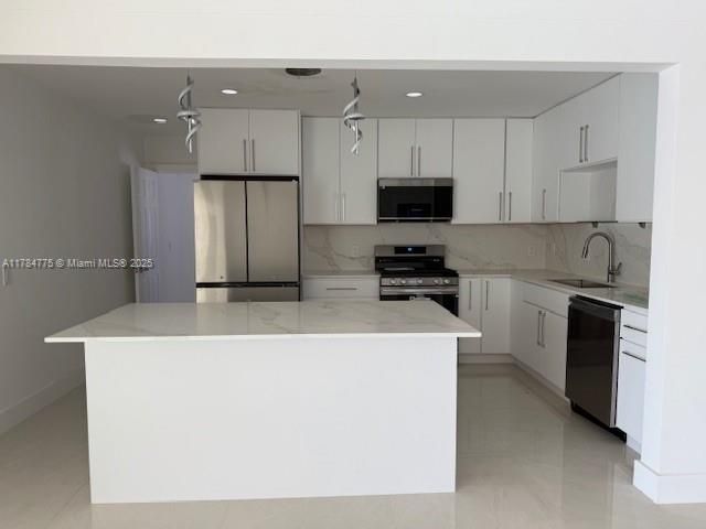 En Venta: $1,795,000 (3 camas, 2 baños, 1972 Pies cuadrados)