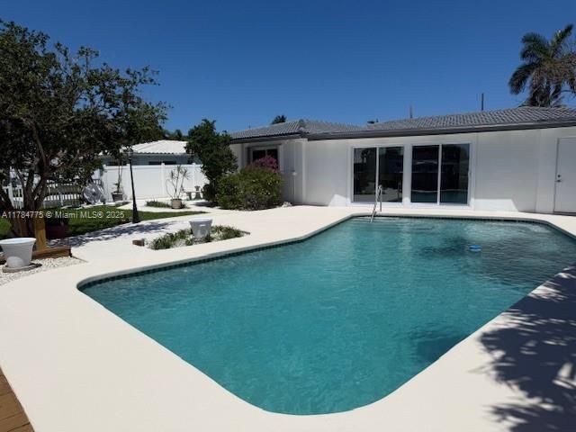 En Venta: $1,795,000 (3 camas, 2 baños, 1972 Pies cuadrados)