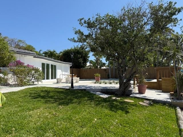 En Venta: $1,795,000 (3 camas, 2 baños, 1972 Pies cuadrados)