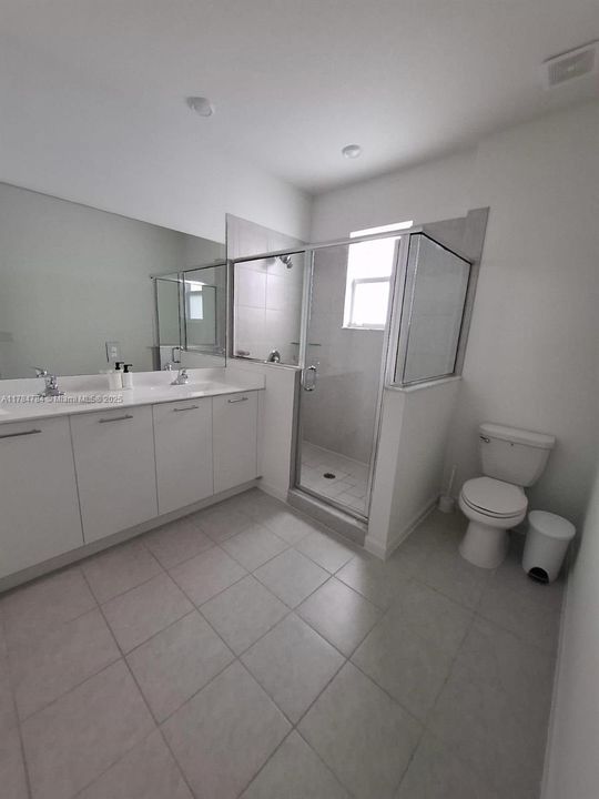 最近租的: $3,000 (3 贝兹, 2 浴室, 1331 平方英尺)