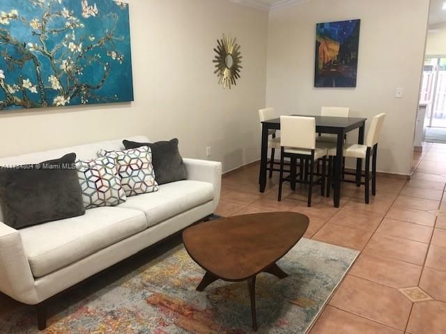 Recently Sold: $395,000 (2 beds, 2 baths, 990 Square Feet)