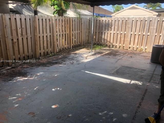 Recently Sold: $395,000 (2 beds, 2 baths, 990 Square Feet)