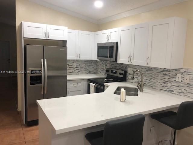 Recently Sold: $395,000 (2 beds, 2 baths, 990 Square Feet)