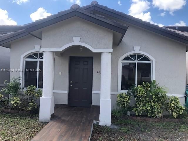 Recently Sold: $395,000 (2 beds, 2 baths, 990 Square Feet)