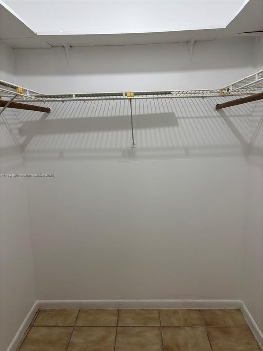 Недавно продано: $315,000 (2 спален, 2 ванн, 893 Квадратных фут)