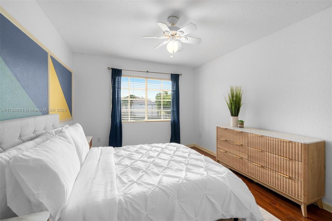 Недавно продано: $450,000 (3 спален, 2 ванн, 1573 Квадратных фут)