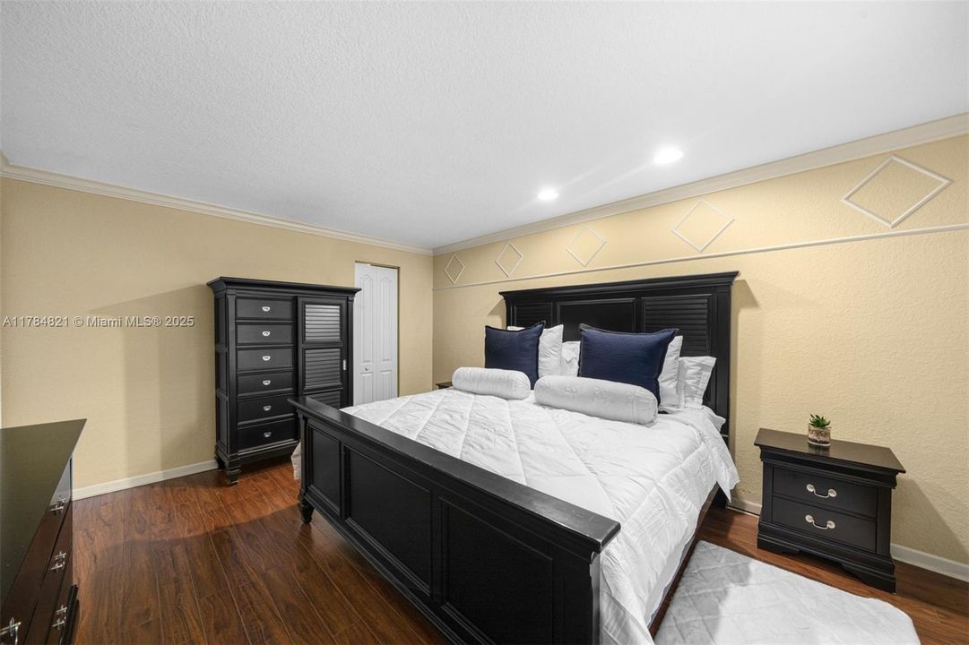 Недавно продано: $450,000 (3 спален, 2 ванн, 1573 Квадратных фут)