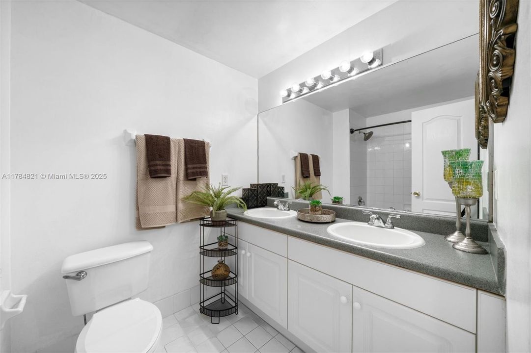 Недавно продано: $450,000 (3 спален, 2 ванн, 1573 Квадратных фут)