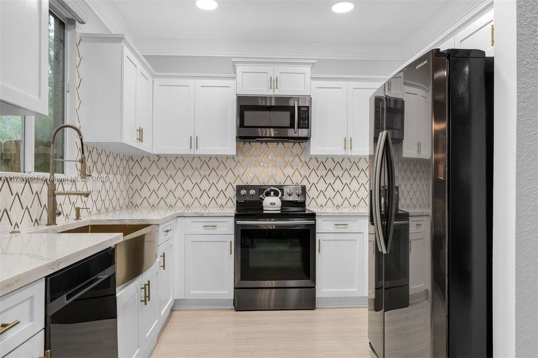 Недавно продано: $450,000 (3 спален, 2 ванн, 1573 Квадратных фут)